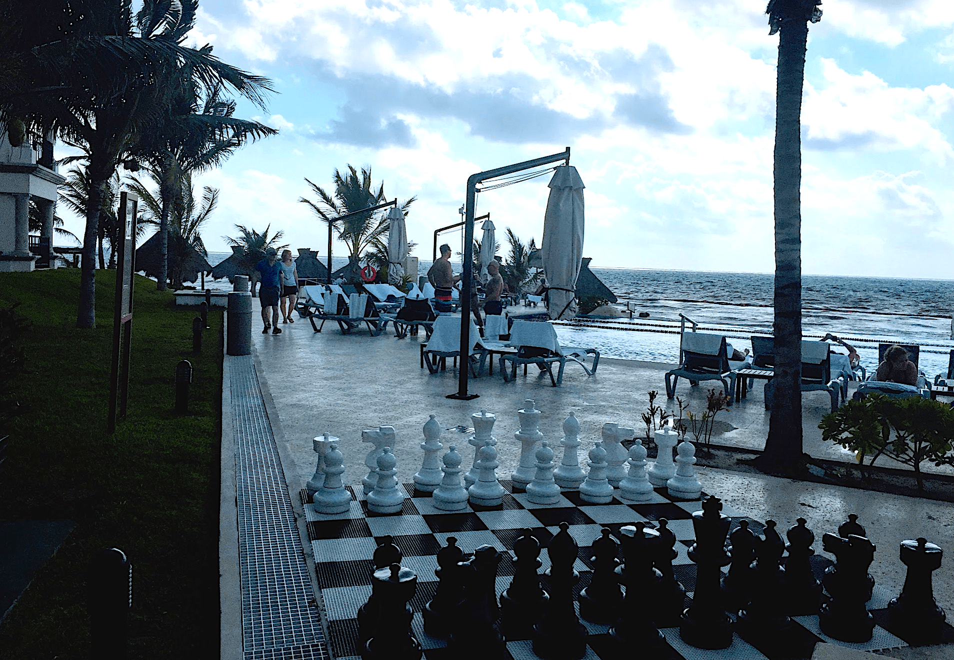Chess at the beach - Ventus at Marina El Cid