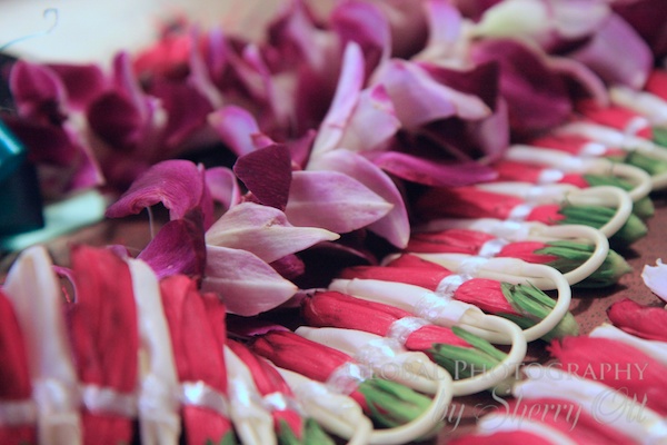 Various designs and flowers for leis