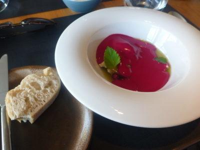 Beetroot soup with Gorgonzola