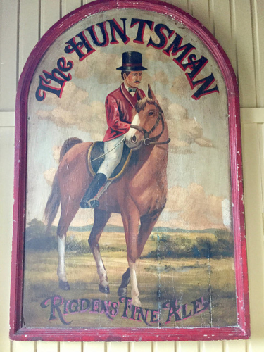 the huntsman, castle leslie, horseback riding, horse riding holiday, horse, fox hunt, riding county monaghan, thoroughbred horse, ireland