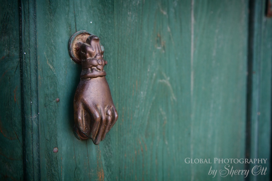 hand door knocker