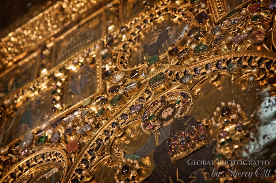 golden altar venice
